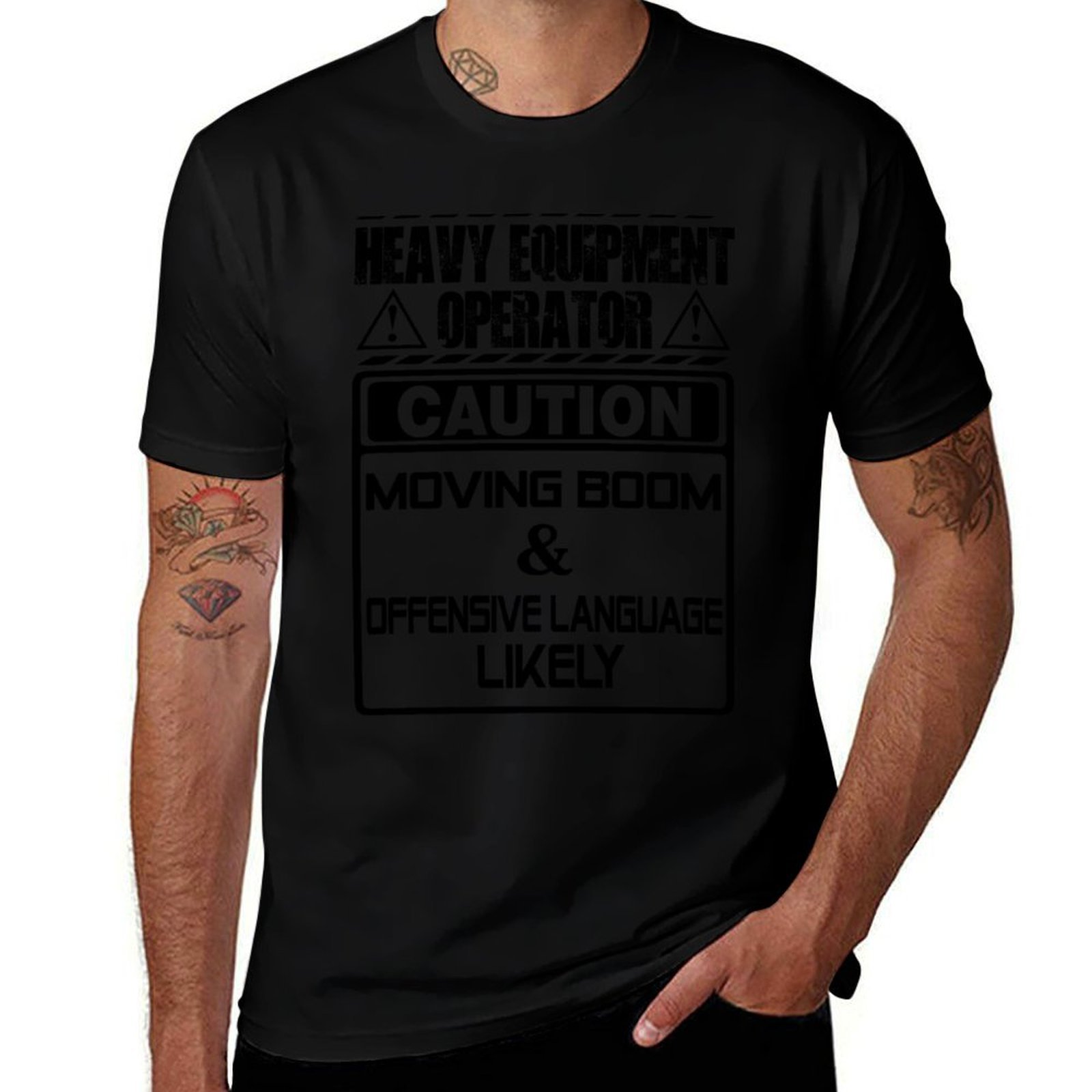 Sports Equipment Vector - เสื้อยืดลายกราฟิกเวกเตอร์สำหรับผู้ควบคุมอุปกรณ์หนัก เสื้อยืดออกกำลังกาย แขนสั้น เสื้อยืดกีฬา